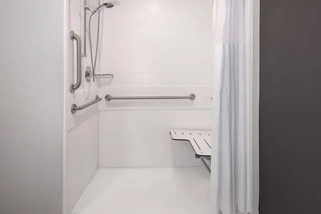 Room, 2 Queen Beds, Accessible, Caretta Landing Sarasota, an Ascend Collection Hotel 4/4