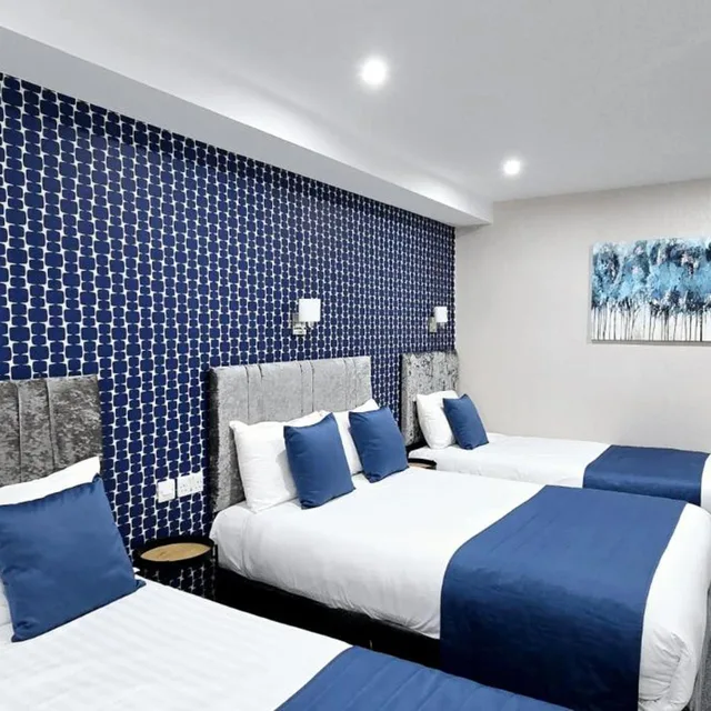 Semi Basement, Family, Private Bathroom، George 2/7