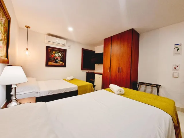 غرفة ثلاثية، Hotel Karlo 7/10