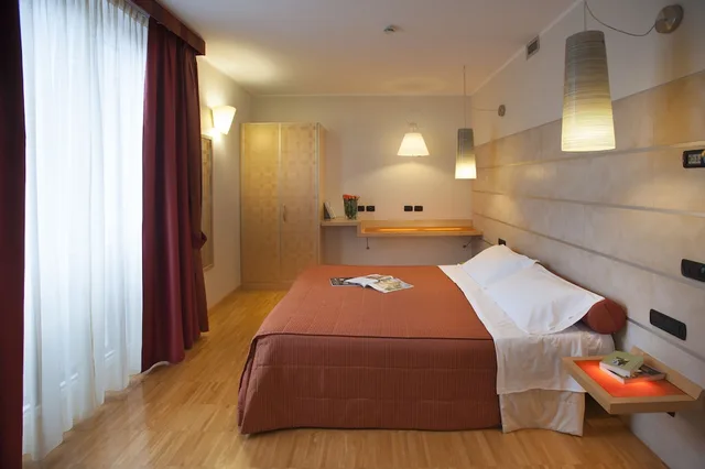 جناح بسرير فردي بشرفة مع أريكة، Alba Residence 2/8