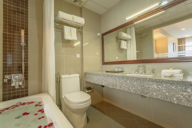 شقة بريميير بسريرين كينج بغرفتي نوم، Eden Plaza Danang 8/10