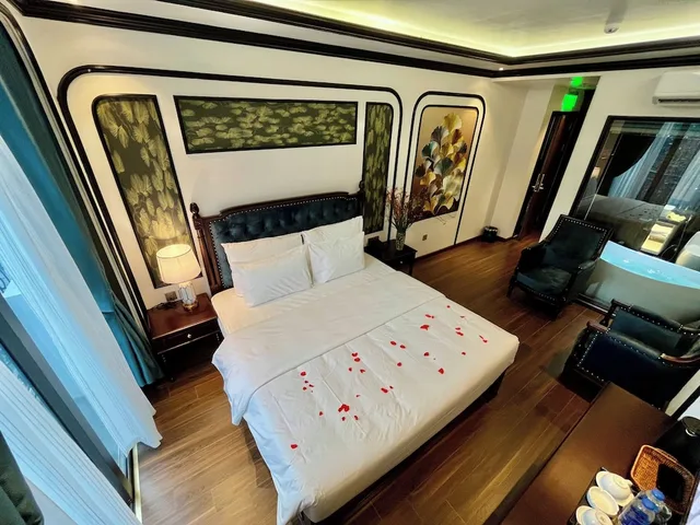 غرفة ديلوكس بسرير كوين، Royal Hanoi Hotel 6/10