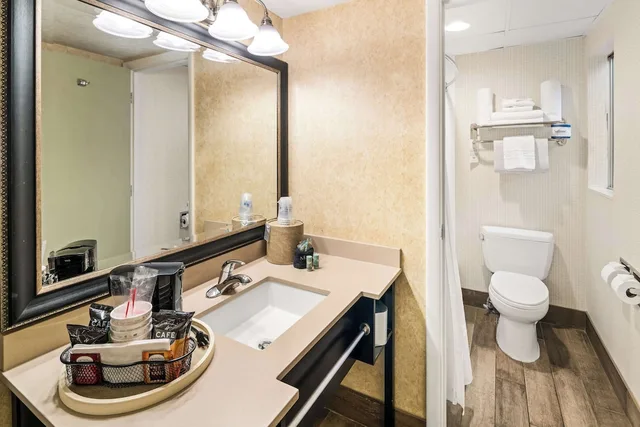 غرفة قياسية بسريرين كوين يُسمح فيها بالحيوانات الأليفة، Best Western Coral Hills 4/5