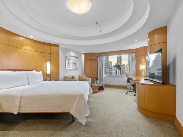Horizon, Club, Deluxe, King Bed، Makati Shangri-La 2/6