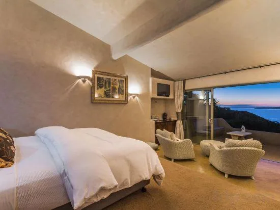 جناح فاخر، DELAMORE LODGE 1/1