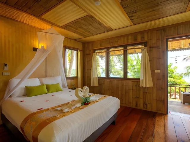 غرفة بسرير كوين بإطلالة على البحر، Railay Garden View Resort 1/2
