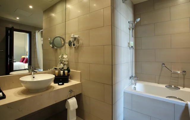 غرفة ديلوكس بسرير فردي للمدخنين، Ramada by Wyndham Abu Dhabi Downtown 7/10