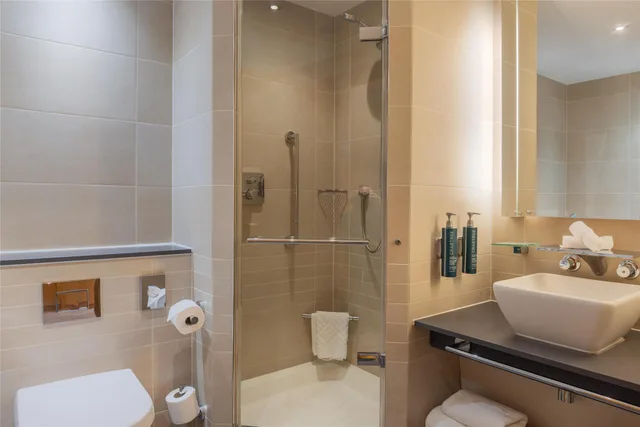 Deluxe, Twin Beds, Country Side View، Hilton At St Georges Park Burton upon Trent 5/6