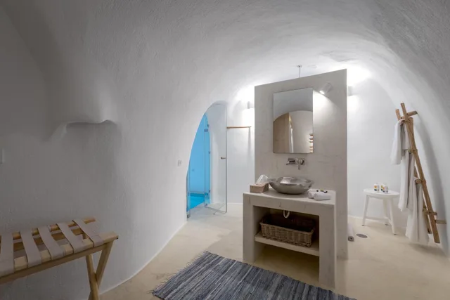 Interior, Iconic, Suite, Sea View, Plunge Pool, Jetted Tub، Iconic Santorini 6/6