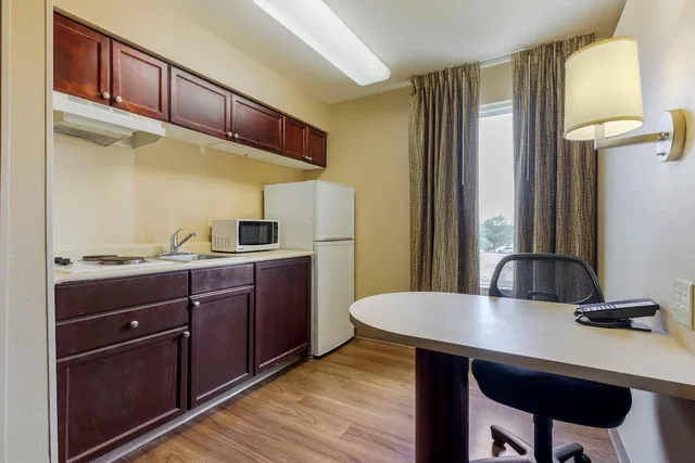 استوديو ديلوكس بسرير كوين مع أريكة، Hawthorn Extended Stay by Wyndham Irving Las Colinas 6/6