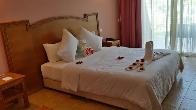 Panoramic, Twin Beds, Dar Eddaya 3/5