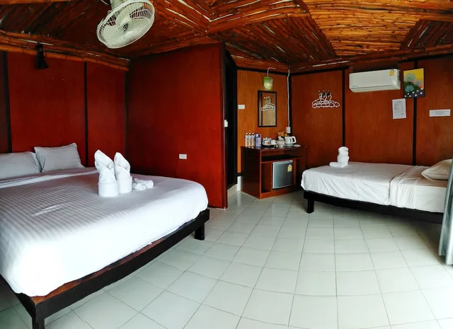Deluxe, 1 King and 1 Single Beds, Beach Front, Adult Only، Haad Rin Resort 1/5