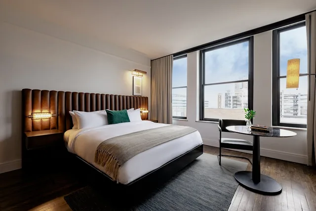 غرفة قياسية بسرير كينج، Surety Hotel 3/5