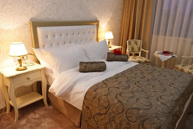 Standard, Double or Twin Bed, Roman By Dumbrava 3/10