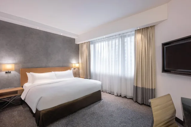 جناح سوبيريور مع دخول صالة النادي، Gateway Hotel 2/3