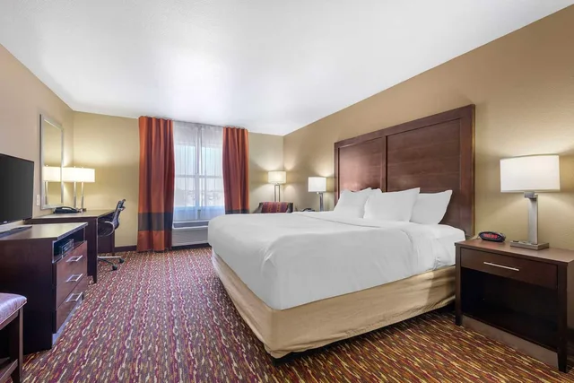 غرفة بسرير كينج، Comfort Inn & Suites Artesia, NM 2/3