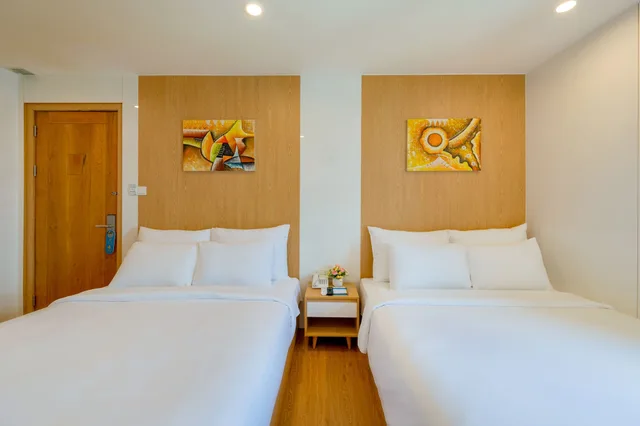 غرفة بريميير بسريرين كوين بإطلالة على المدينة، Kova Diamond Hotel Da Nang 1/7