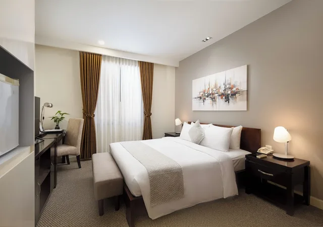 Cozy, Studio, King Bed, Central Mansions 10/10