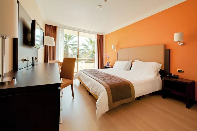 غرفة سوبيريور بسريرين منفصلين بإطلالة على الحديقة بشرفة، Nyala Suite Hotel 4/6