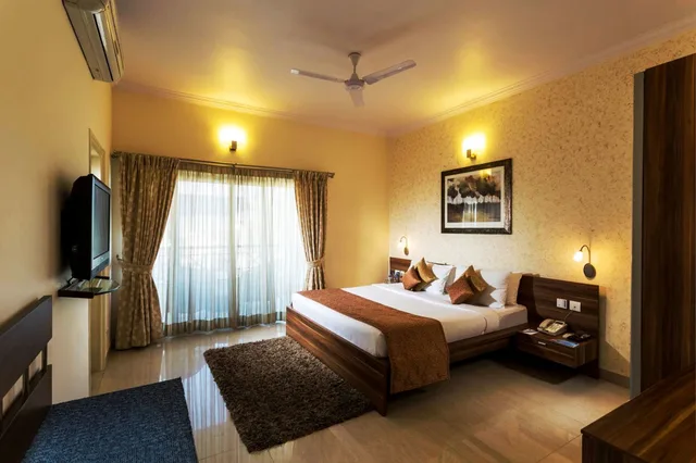 جناح بسرير كينج، Clarks Exotica Convention Resort Spa 1/7