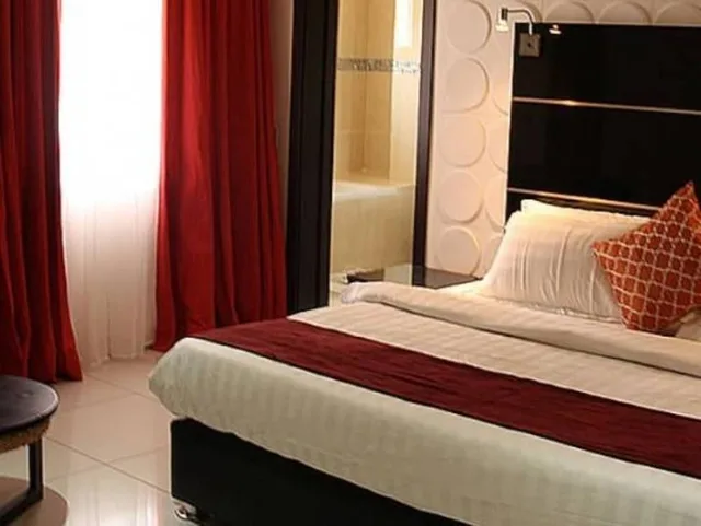 غرفة قياسية بسرير كينج بإطلالة على المسبح، Hotel Villa Picasso 6/10