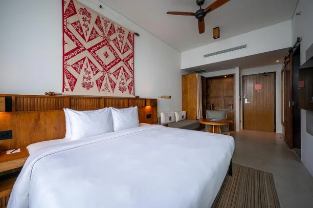 غرفة ديلوكس بسرير مزدوج بإطلالة على البحر بشرفة، Granbell Hotel Colombo 1/7