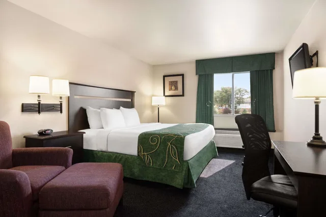 غرفة بسرير كينج، Travelodge By Wyndham Mcalester 4/8
