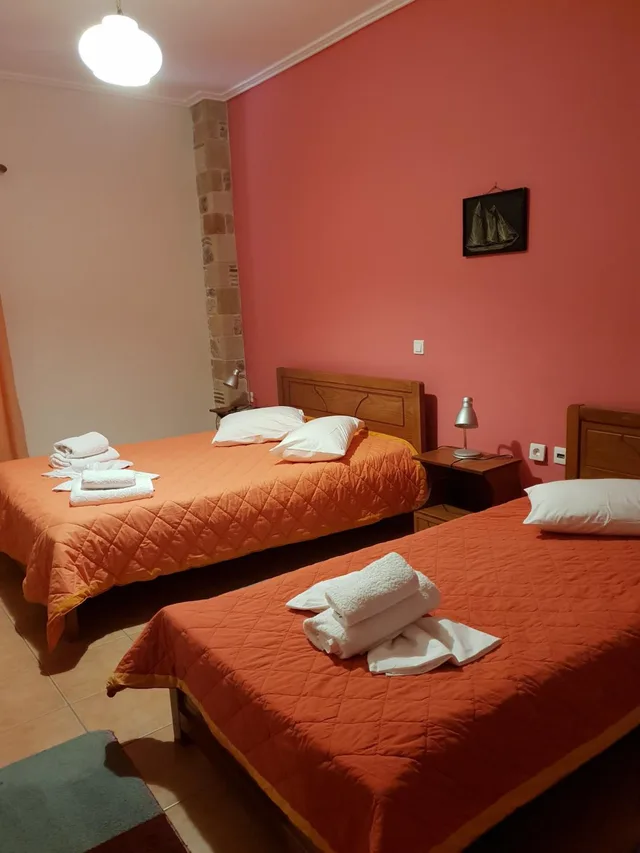 غرفة ثلاثية، Aktaion Hotel 8/10