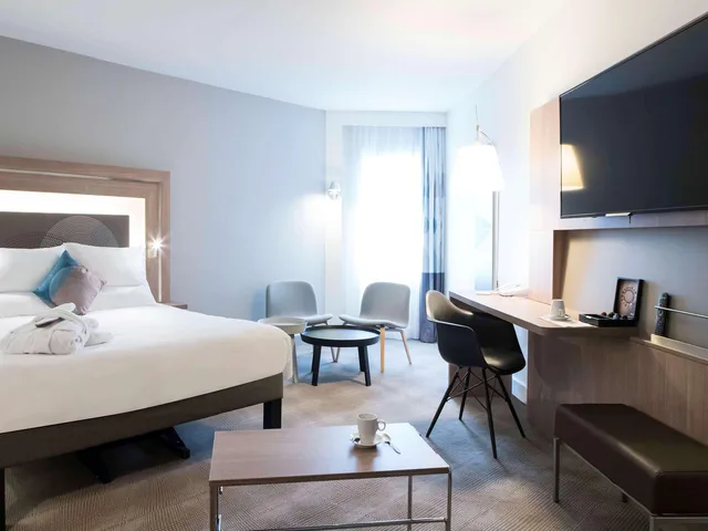 غرفة تنفيذية بسرير كوين، NOVOTEL CHATEAU DE VERSAILLES 1/3