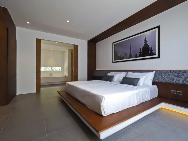 Suite, King Bed, River Front, THE BALE PHNOM PENH HOTEL 1/2