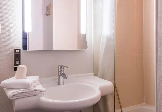 غرفة بسريرين منفصلين، B&B HOTEL Troyes Barberey 3/3