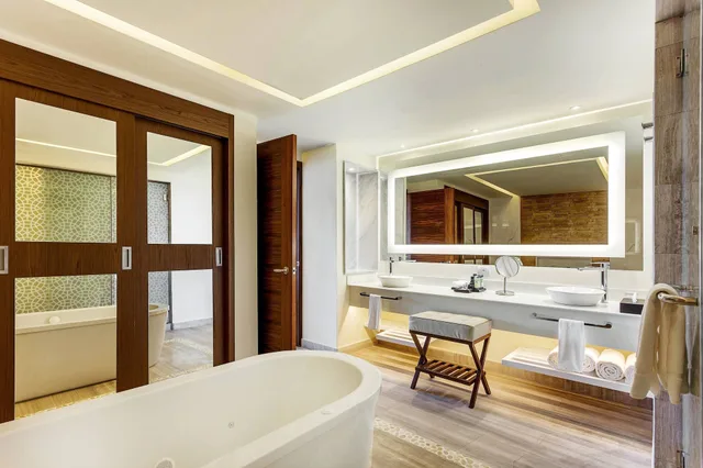4 Bedrooms, Diamond Club, Chairman, Luxury, Suite, 2 King Beds, 4 Queen Beds, Ocean Front, 2 Sofa, Royalton Bavaro, An Autograph Collection All Inclusive Resort and Casino 2/2