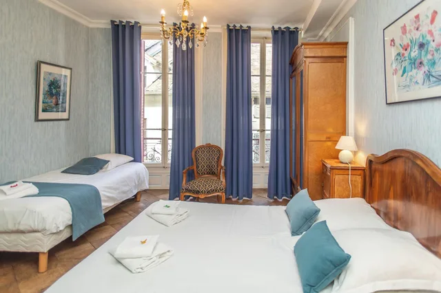 غرفة ثلاثية، Hotel Continental 1/5
