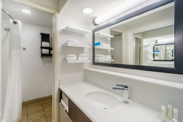 غرفة بسريرين كوين، Hampton Inn Terre Haute 3/3