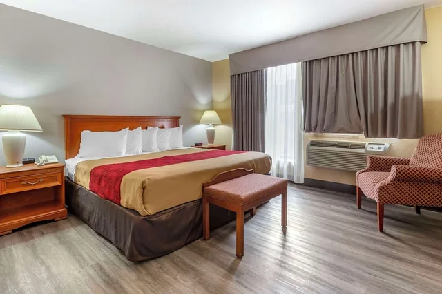 جناح رئاسي بسرير كينج، Econo Lodge & Suites Southern Pines - Pinehurst 1/5