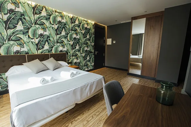 غرفة سوبيريور بسريرين منفصلين بإطلالة على المدينة، Malaga Premium Hotel 3/10
