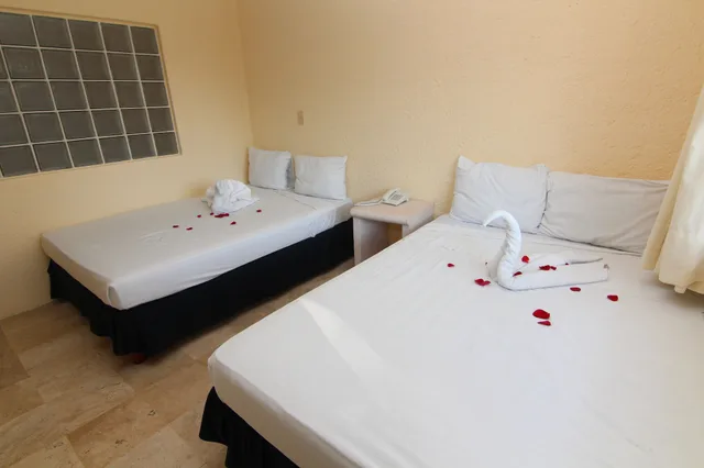 3 Rooms, Standard, 2 Double Beds, 2 King Beds، Villamar Princesa Suites 6/10