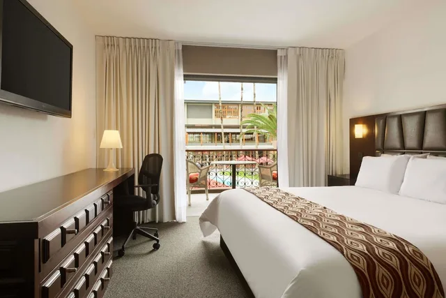 Room, King Bed, Pool View, Wyndham Costa Del Sol Trujillo 2/3