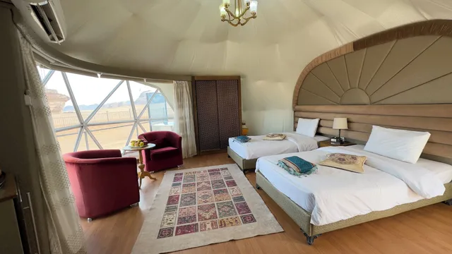 1 Bedroom, Luxury, Tent, King Bed, Mountain Side, Mountain View، Wadi Rum Mazayen Camp 6/10