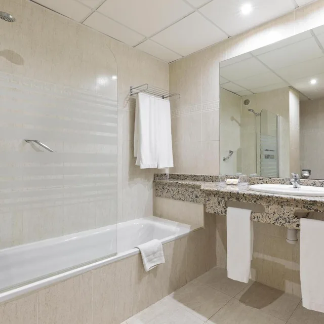 Room, Double Bed, Side Sea View، Best Benalmadena Hotel 4/4