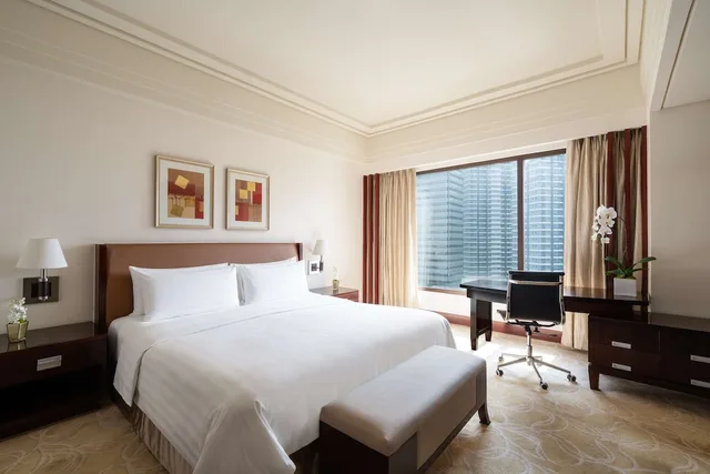 Premier, Suite, King Bed, Garden Wing، EDSA Shangri-La Manila 1/4