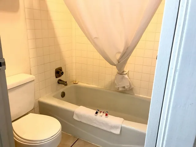 غرفة بسريرين مزدوجين للمدخنين، Super 8 by Wyndham Evanston 3/4
