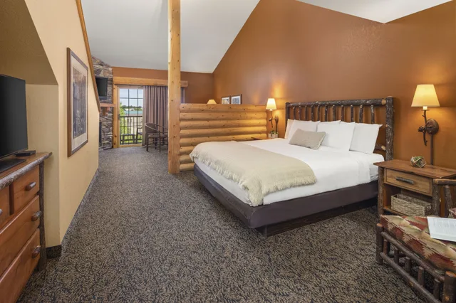 Loft, Suite, King and Queen Bed, Sofa, Kitchen، Grand Lodge Waterpark Resort 1/3