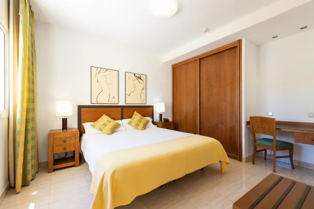 شقة بسريرين منفصلين بغرفتي نوم مع أريكة بمسبح خاص، Holiday Club Sol Amadores 4/10
