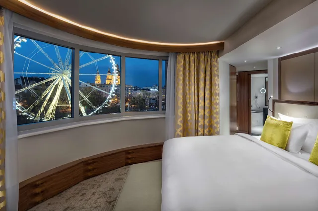 جناح تنفيذي بسرير كينج، Kempinski Hotel Corvinus Budapest 5/10
