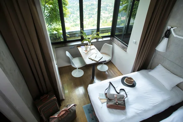 شقة بسرير مزدوج وسريرين منفصلين، Ermitage Hotel Saint Cyr au Mont d Or 1/3