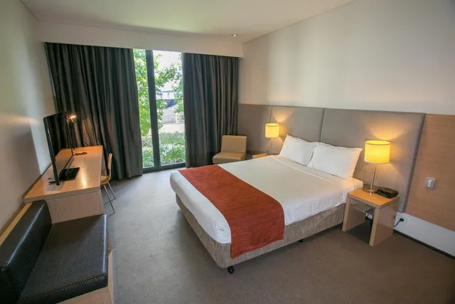 غرفة بسرير كوين، Alpha Hotel Eastern Creek 2/6