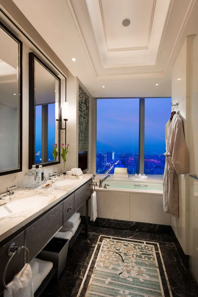 غرفة بريميير بانورامية بسرير كينج بإطلالة، Waldorf Astoria Chengdu 3/3