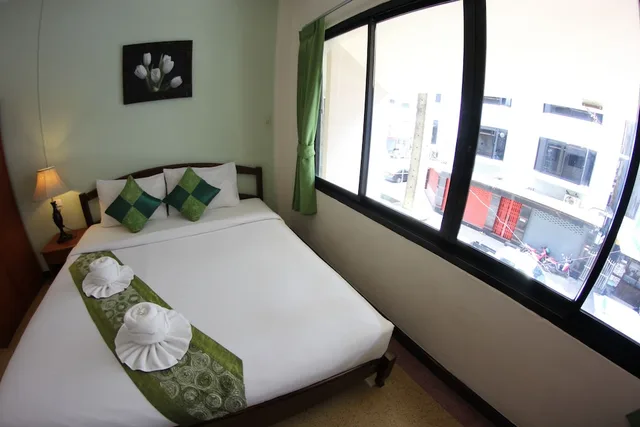 غرفة بسرير كينج، My Place At Surat Hotel 1/3
