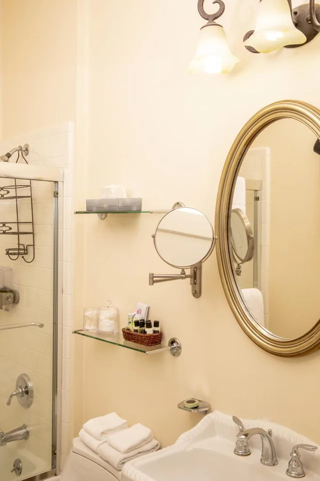 غرفة قياسية بسرير كينج، The Washington Square Inn 7/7
